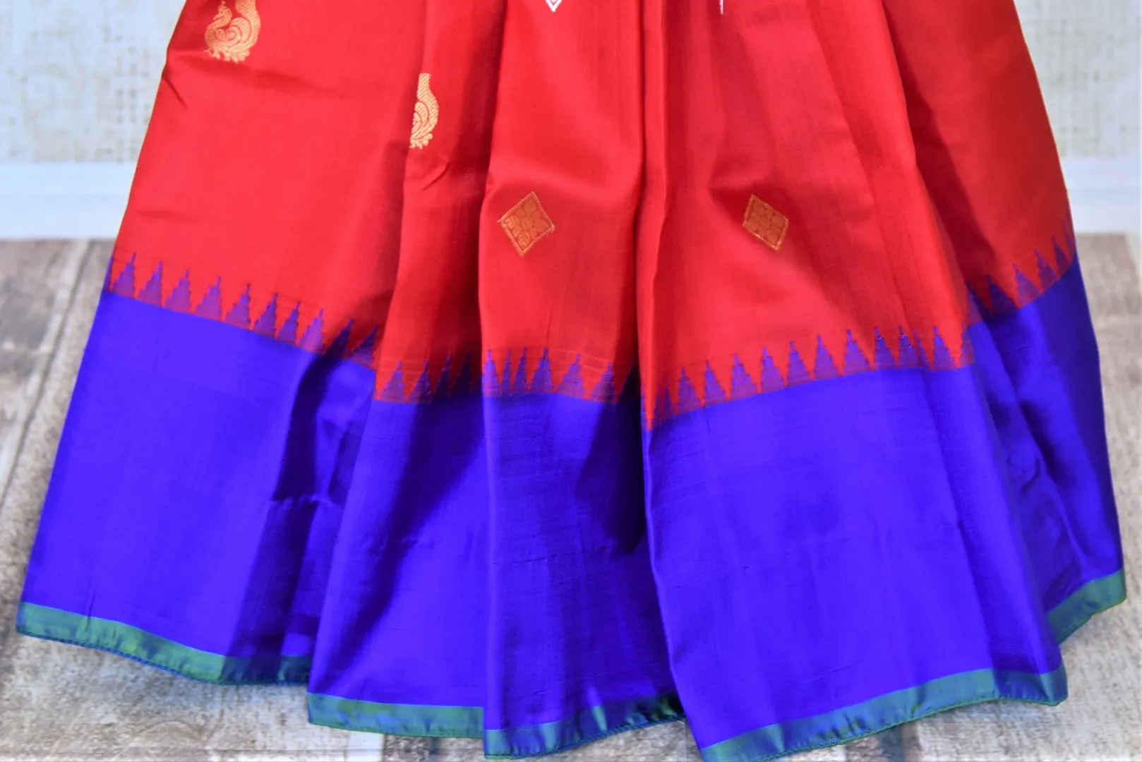 90L321 Red Gadhwal Silk Saree with Blue Border and Pallu