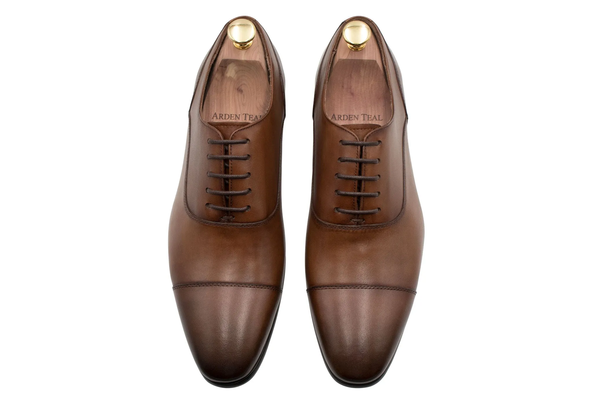 Calafate Straight Cap Chestnut Oxford