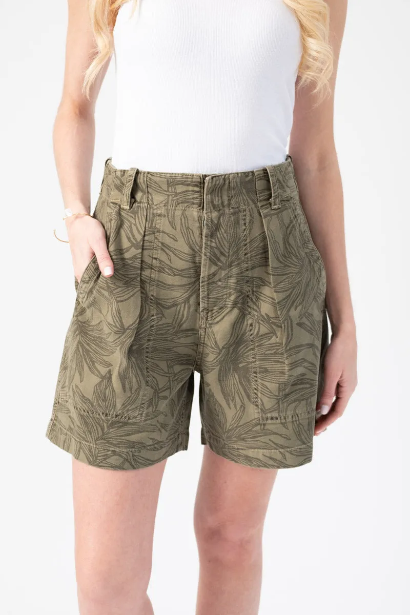 Cassidy Pleat Pocket Short in Palm