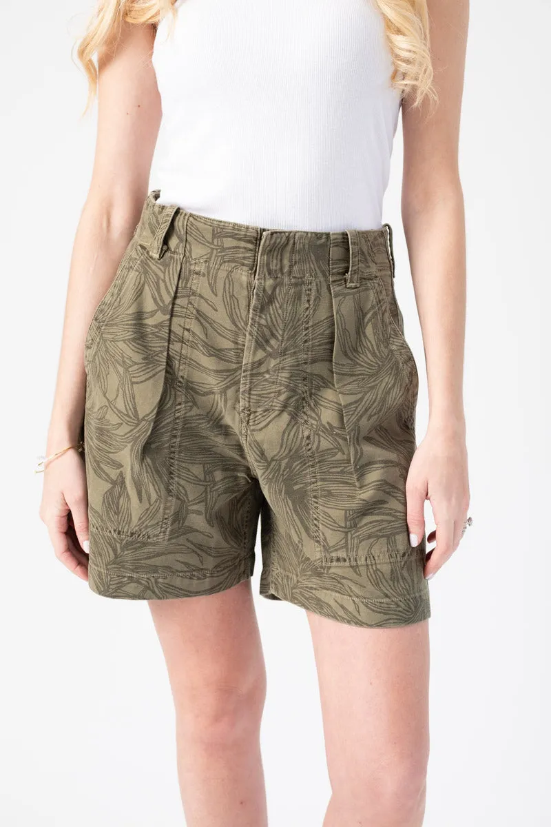 Cassidy Pleat Pocket Short in Palm