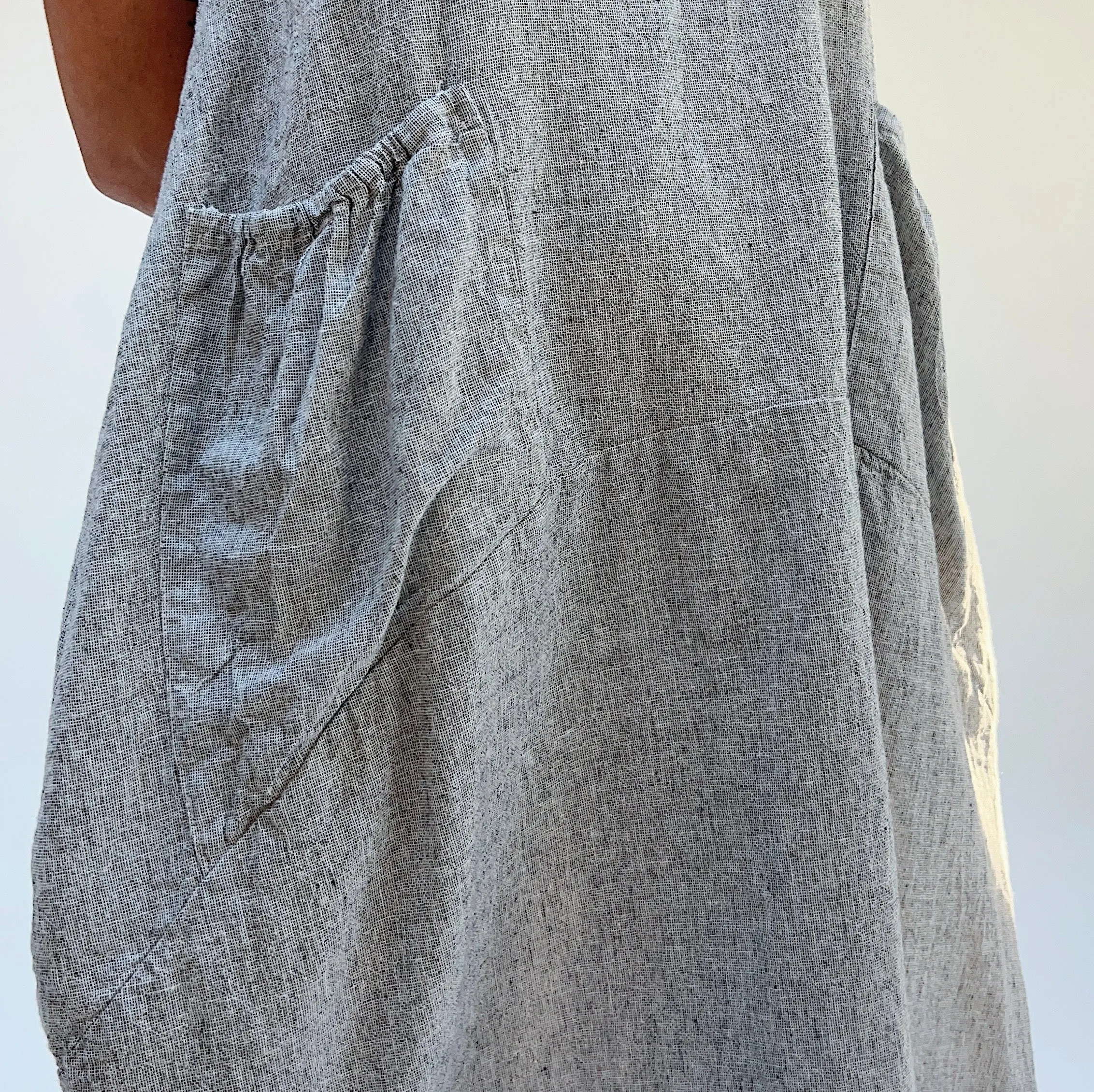 Cut Loose | Crosshatch Pocket Dress in Grey