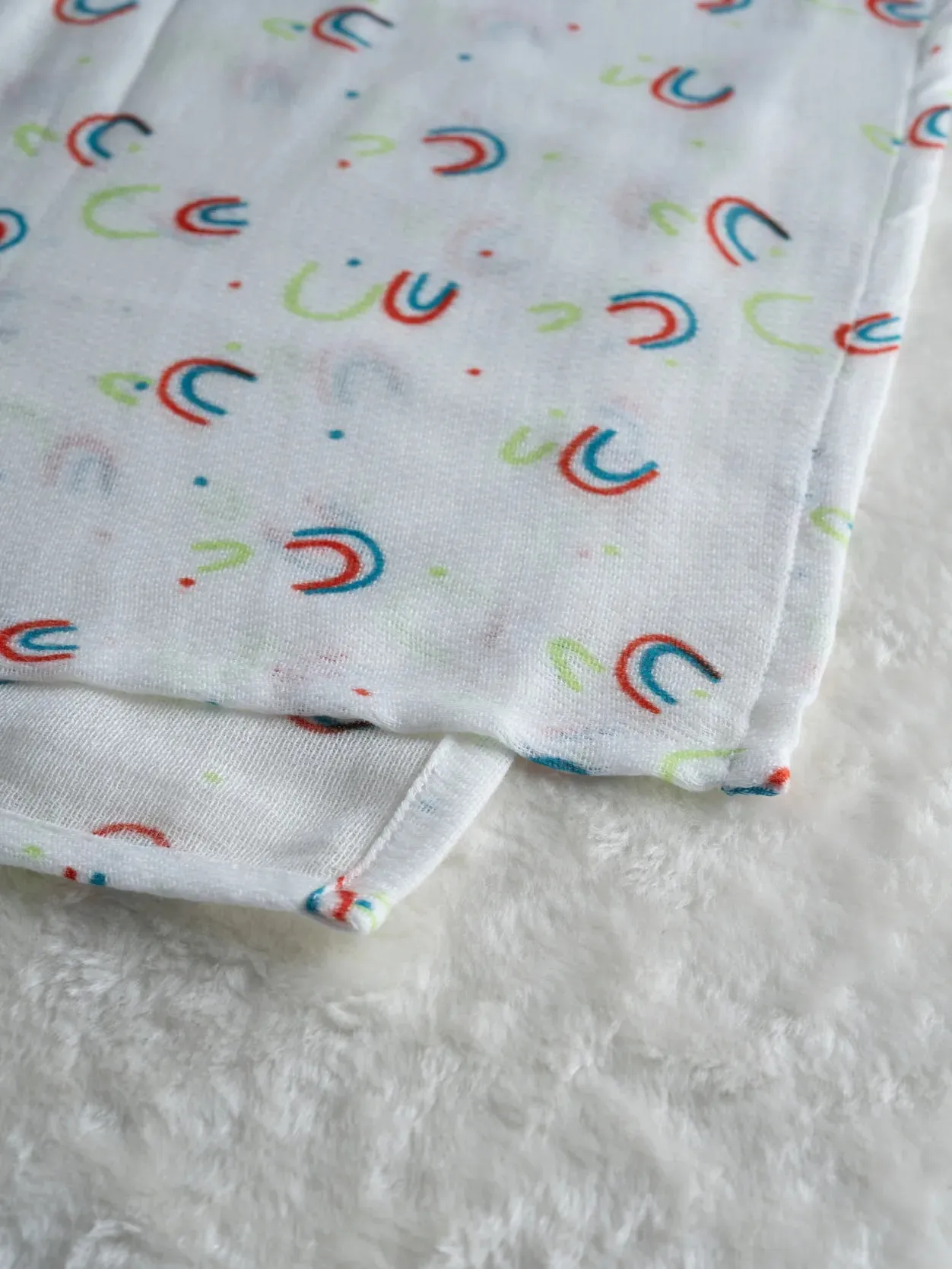 FETO COTTON MUSLIN SWADLE WRAP - BLUE RED RAINBOW