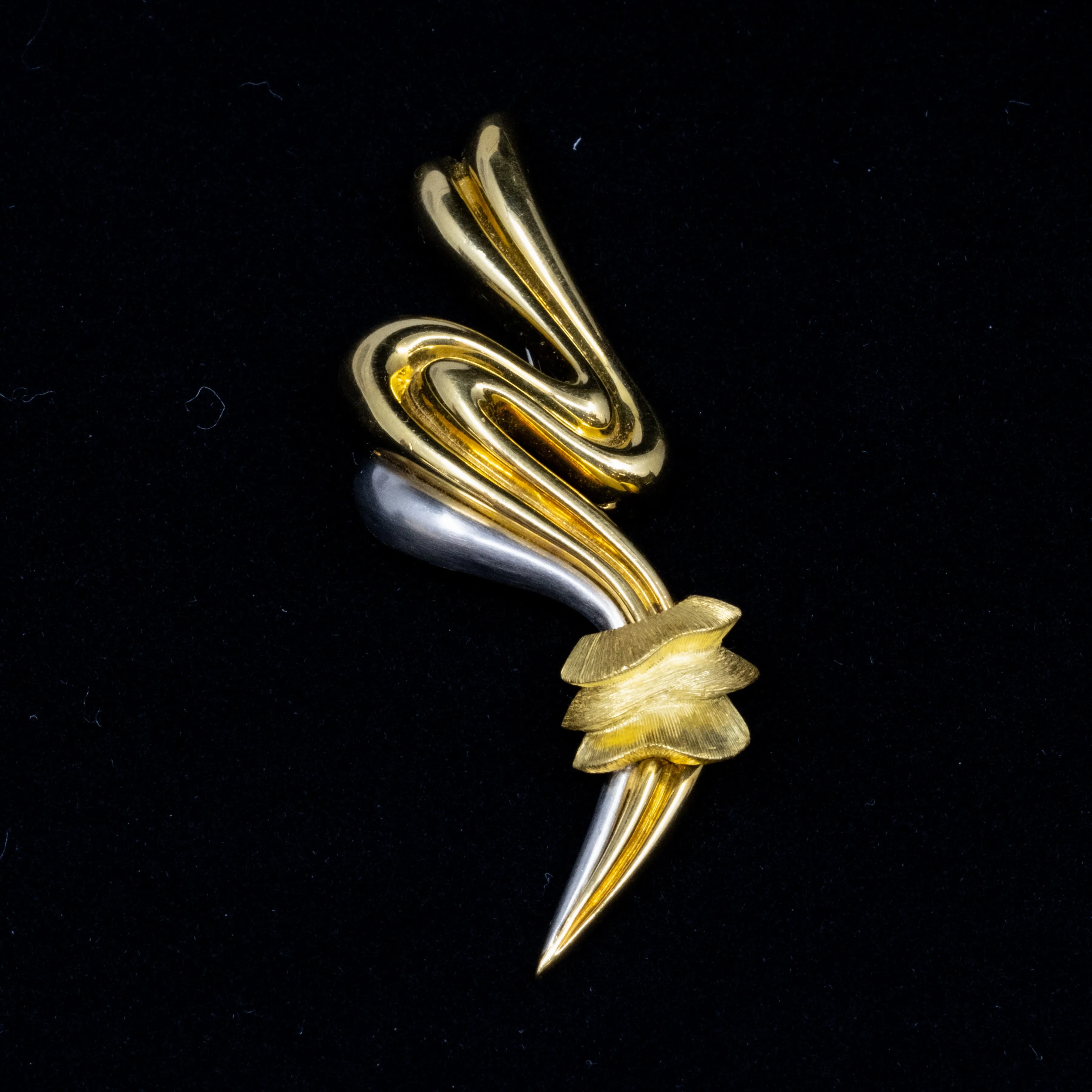 Henry Dunay 18K Gold Abstract Ribbon Form Brooch