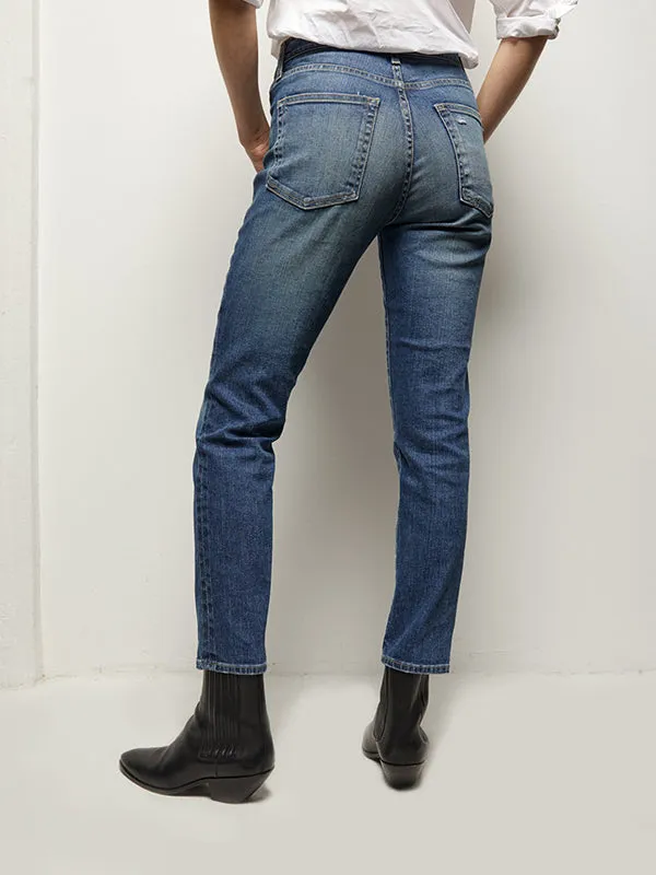 Mid Rise Jean in Classic Wash