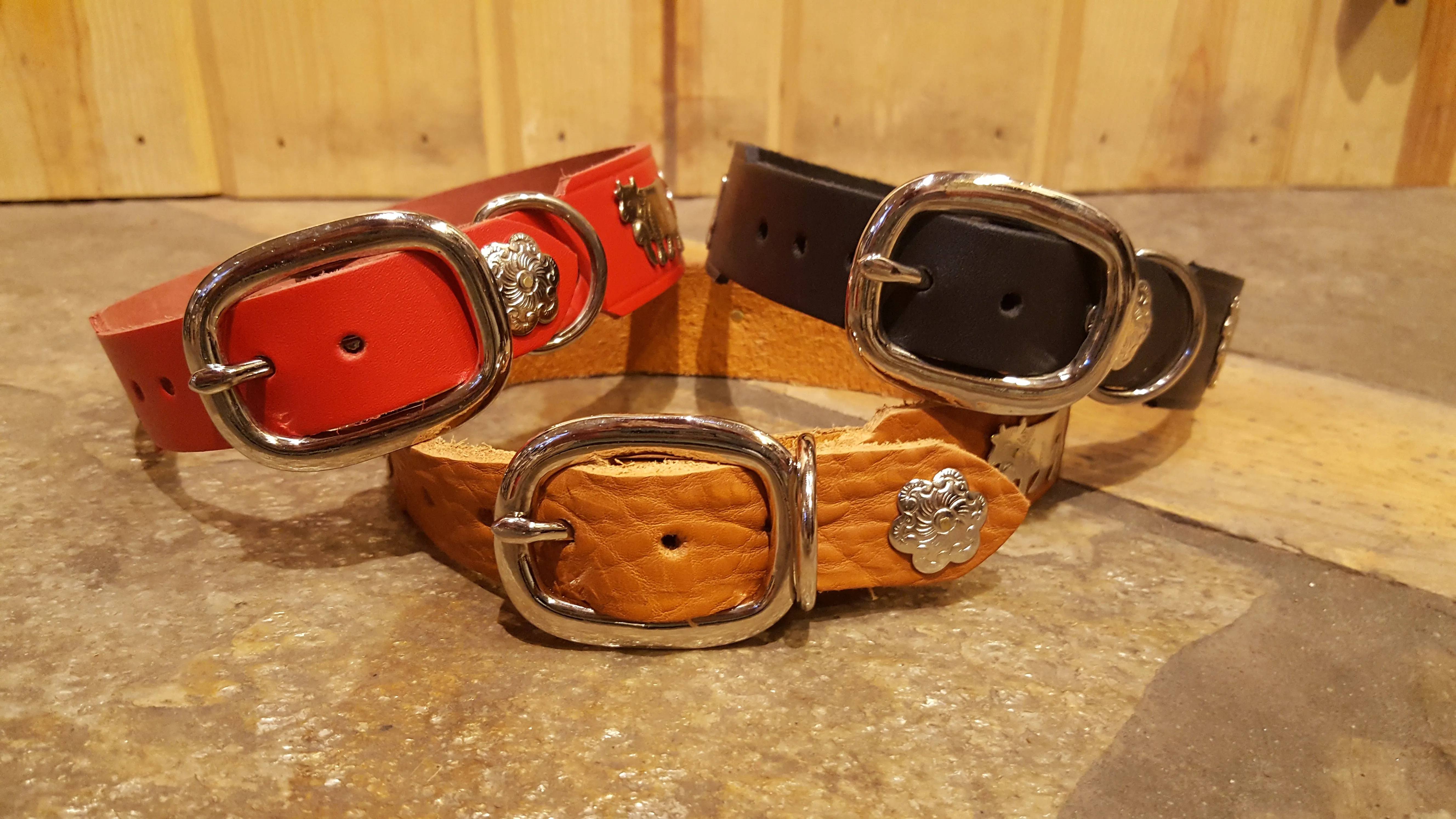 OVERSTOCK SALE! 1 1/4" Medium Traditional Swiss Dog Collar - 40cm