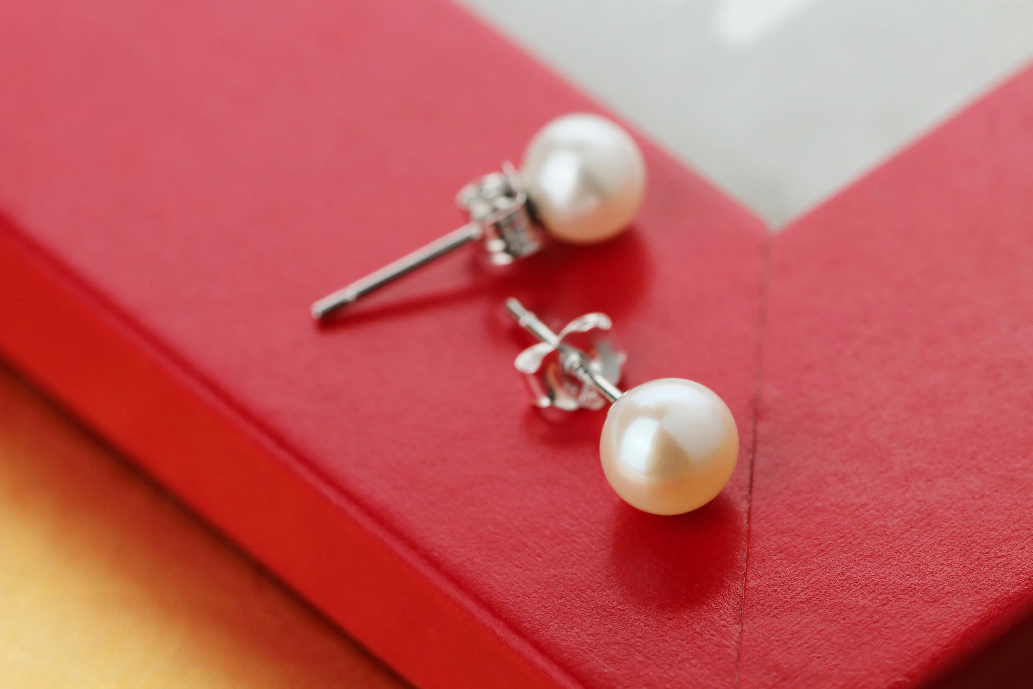 Sterling silver cute simple pearl earring