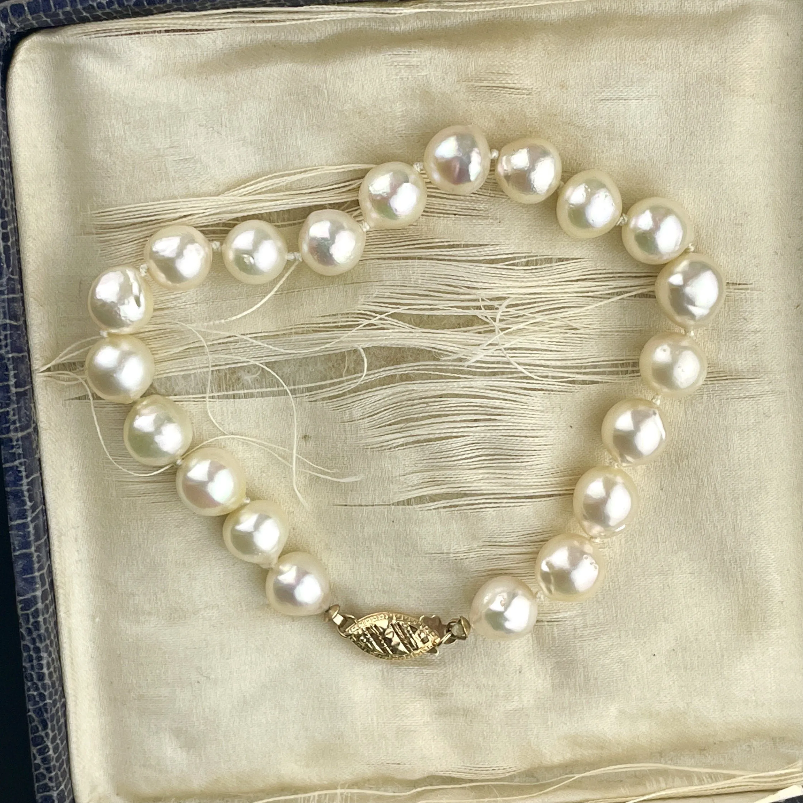 Vintage 14K Gold Handknotted Pearl Bracelet